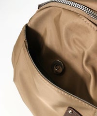 ポケット部分（ベージュ）