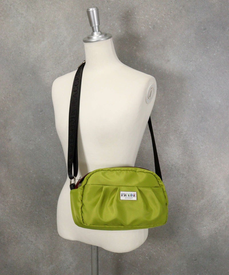 ミニボストンショルダーバッグ斜め掛けイメージ（ライトグリーン）