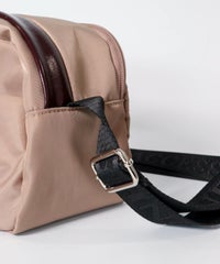 ストラップ取付部分（ベージュ）