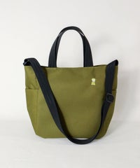 ストラップ取付イメージ（カーキ）