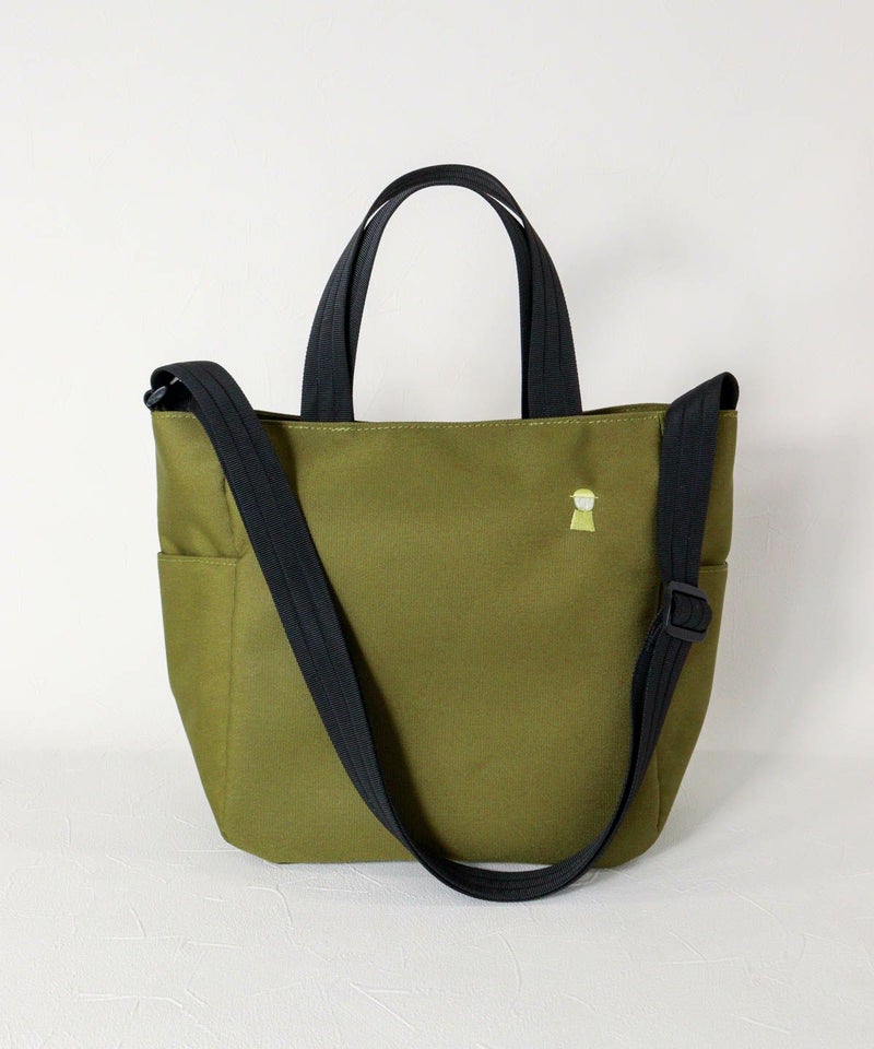 ストラップ取付イメージ（カーキ）