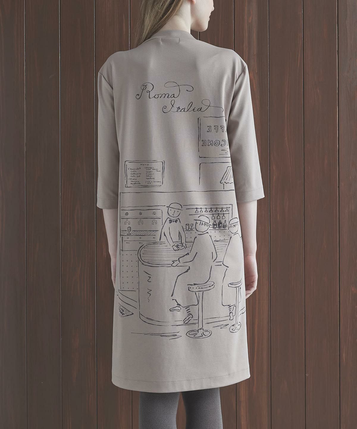 モデル着用画像（ベージュ）