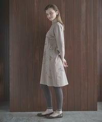 モデル着用画像（ベージュ）