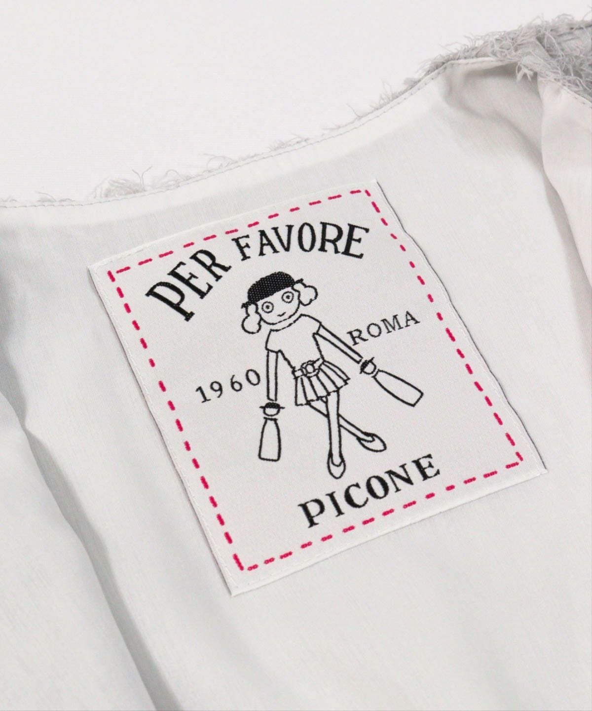 ロゴタグ部分（ライトグレー）