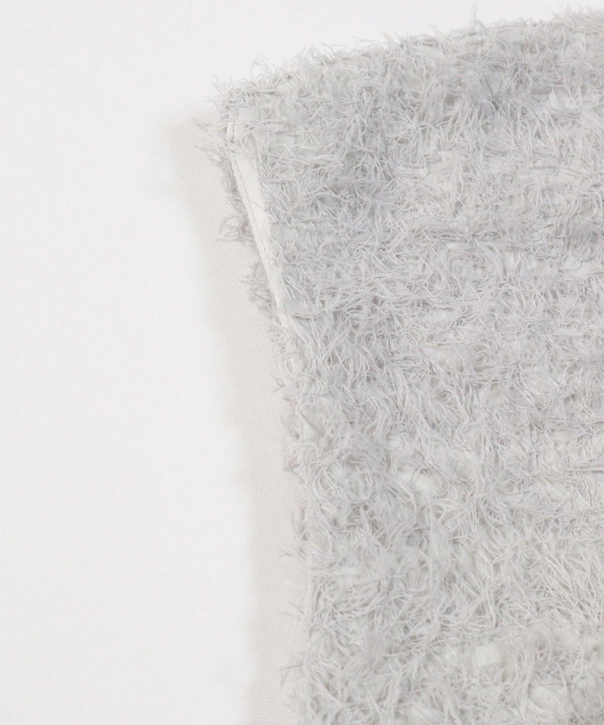 袖ぐり部分（ライトグレー））