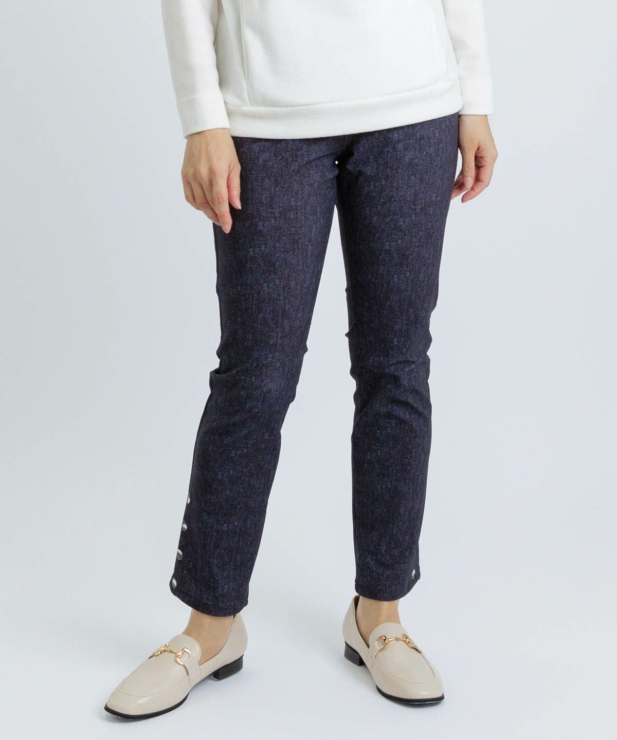 モデル着用画像（ネイビー）