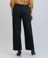 モデル着用画像（ブラック）