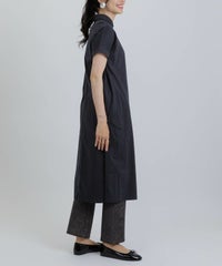 モデル着用画像（ネイビー）