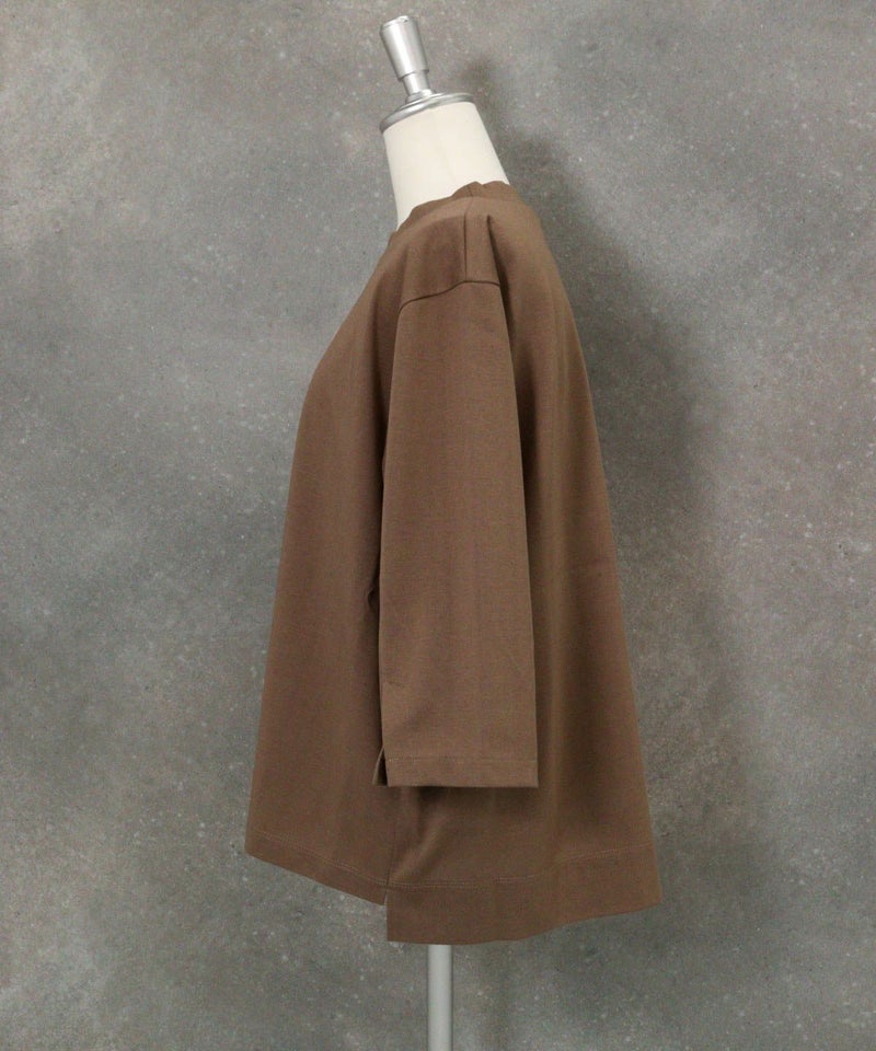 フロッキーロゴ七分袖プルオーバー横（ブラウン）