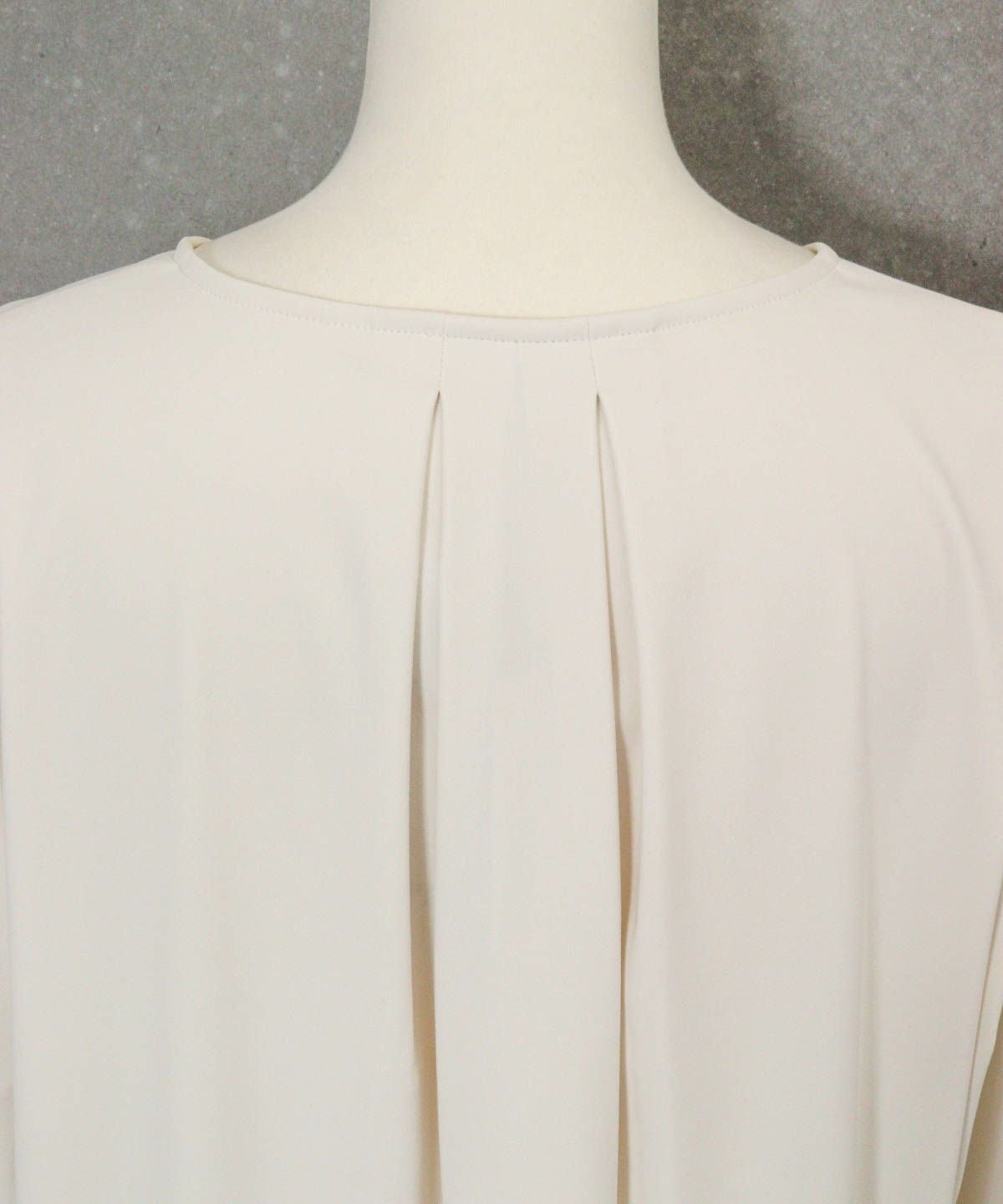 後タック部分（ベージュ）