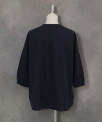 ピコ刺繍七分袖プルオーバー(ネイビー)後ろ