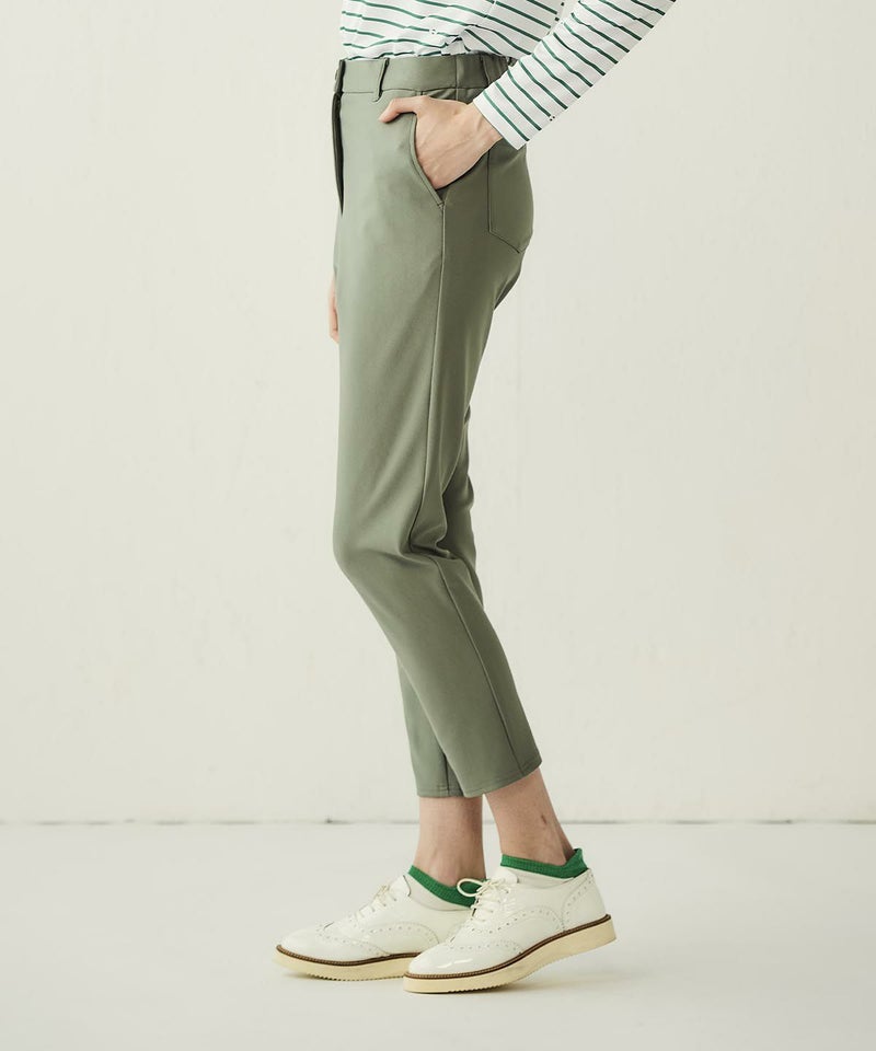 モデル着用画像（カーキ）