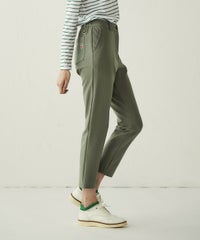 モデル着用画像（カーキ）