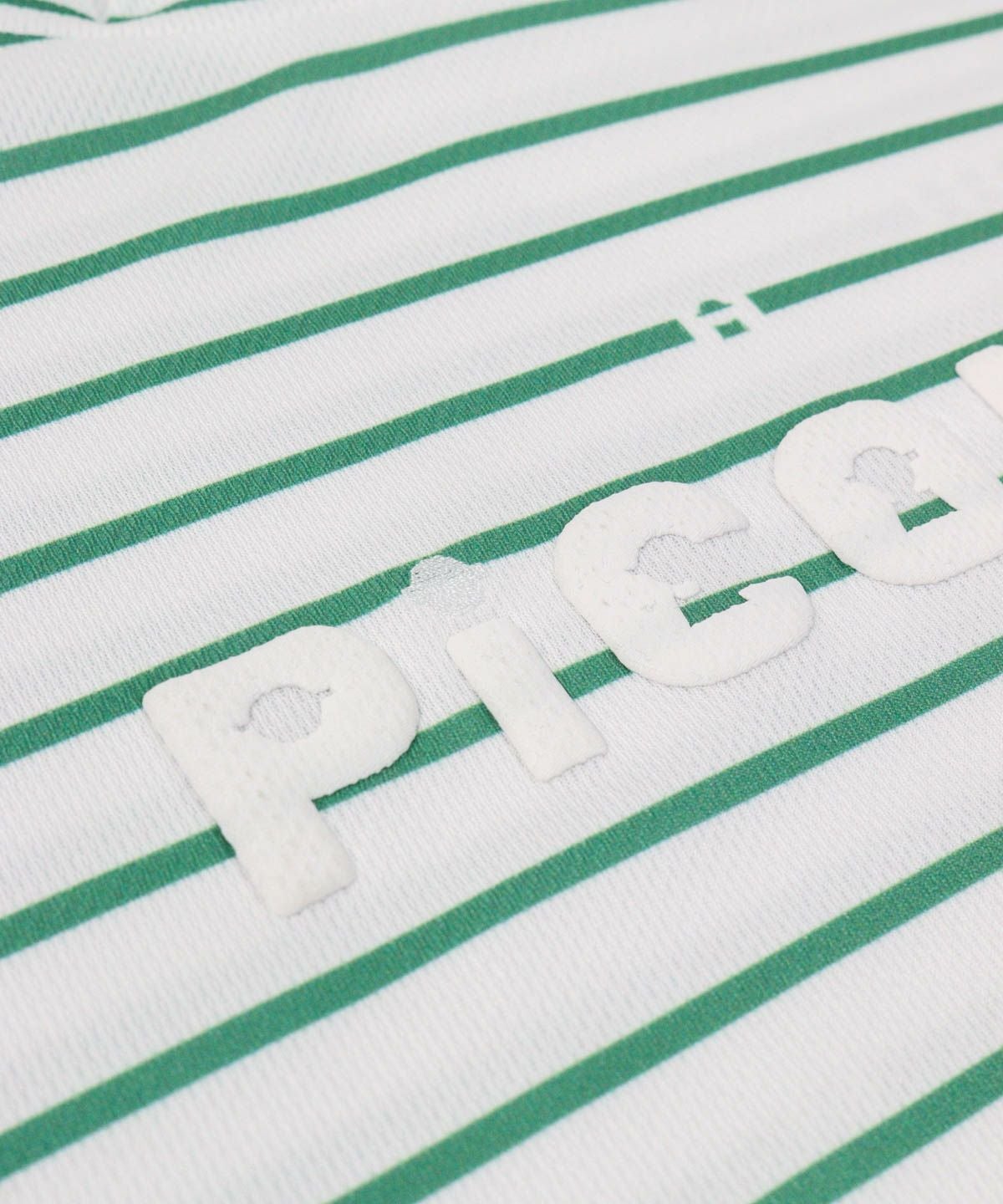 胸元デザイン部分（グリーン）