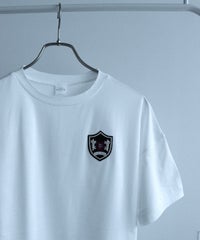 エンブレム風ワッペンTシャツ(ホワイト)