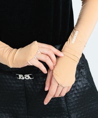 モデル着用画像（ベージュ）