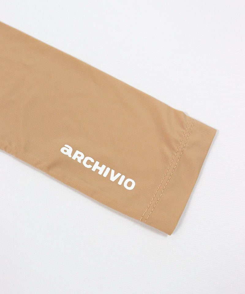 袖口ロゴプリント部分（ベージュ）