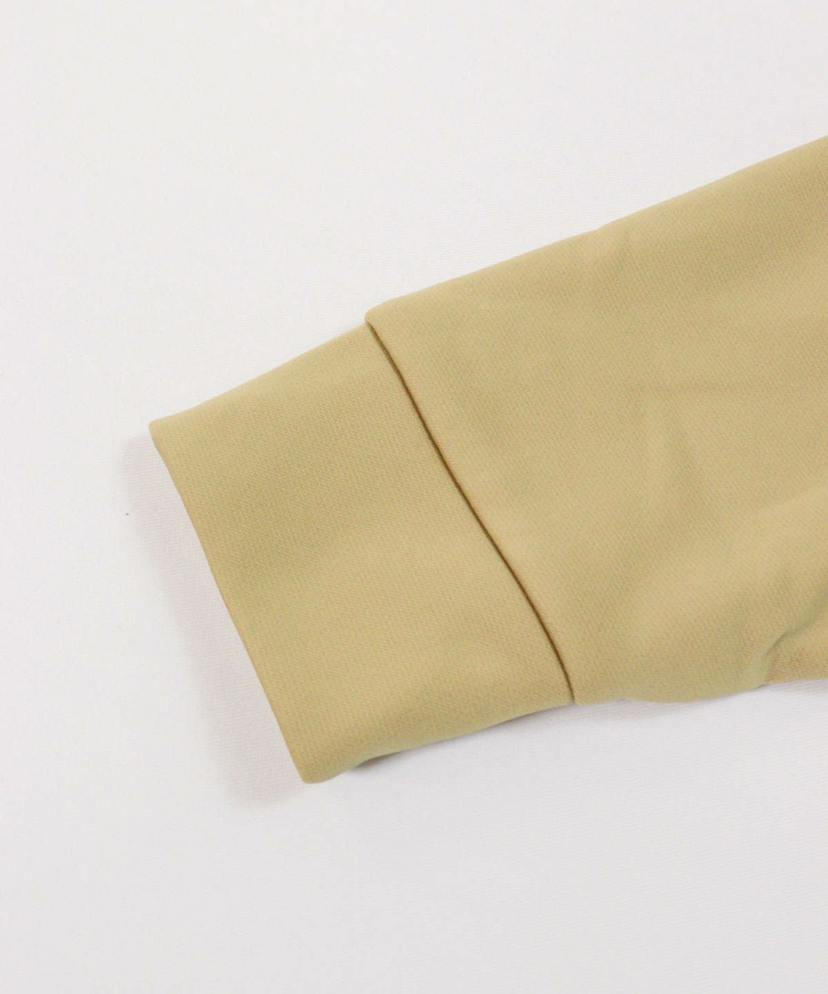 袖口部分（ベージュ）