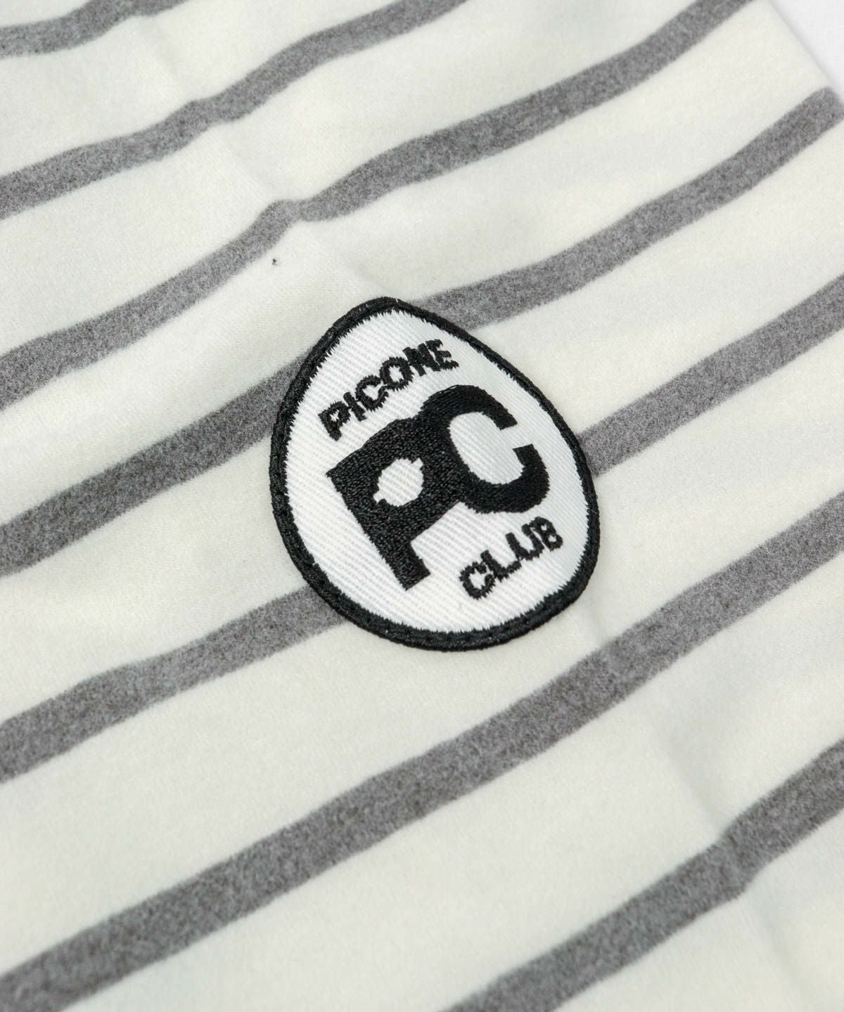 ロゴデザイン部分（ホワイト×グレー）