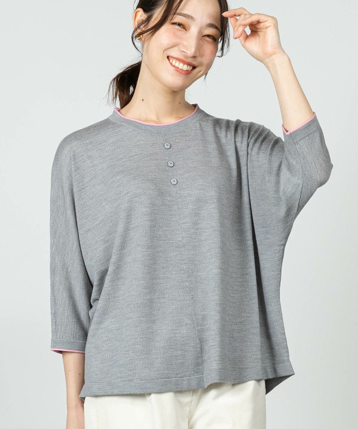 モデル着用画像（ライトグレー）