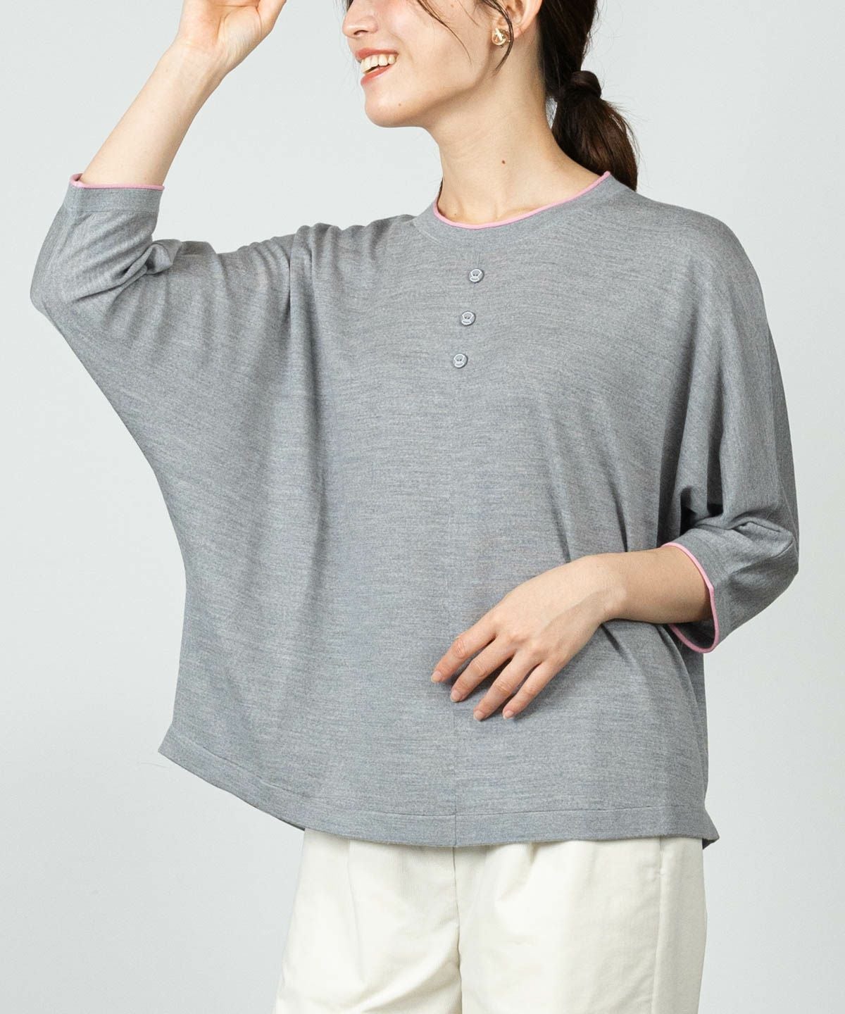 モデル着用画像（ライトグレー）