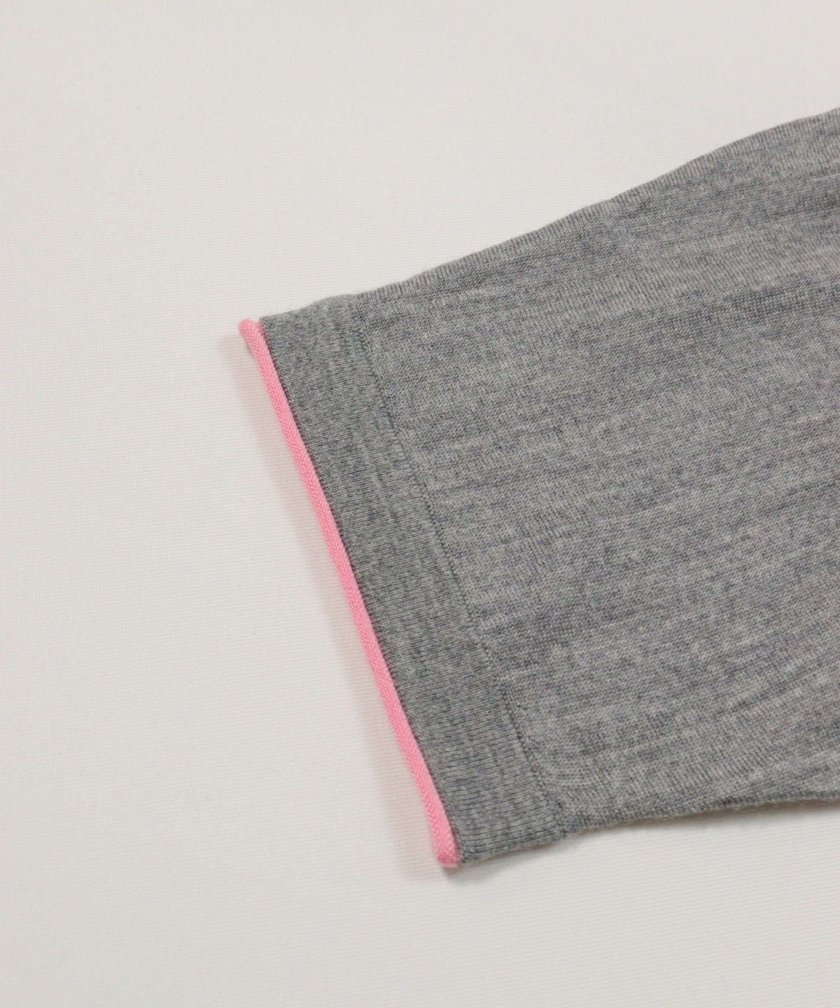 袖口部分（ライトグレー）