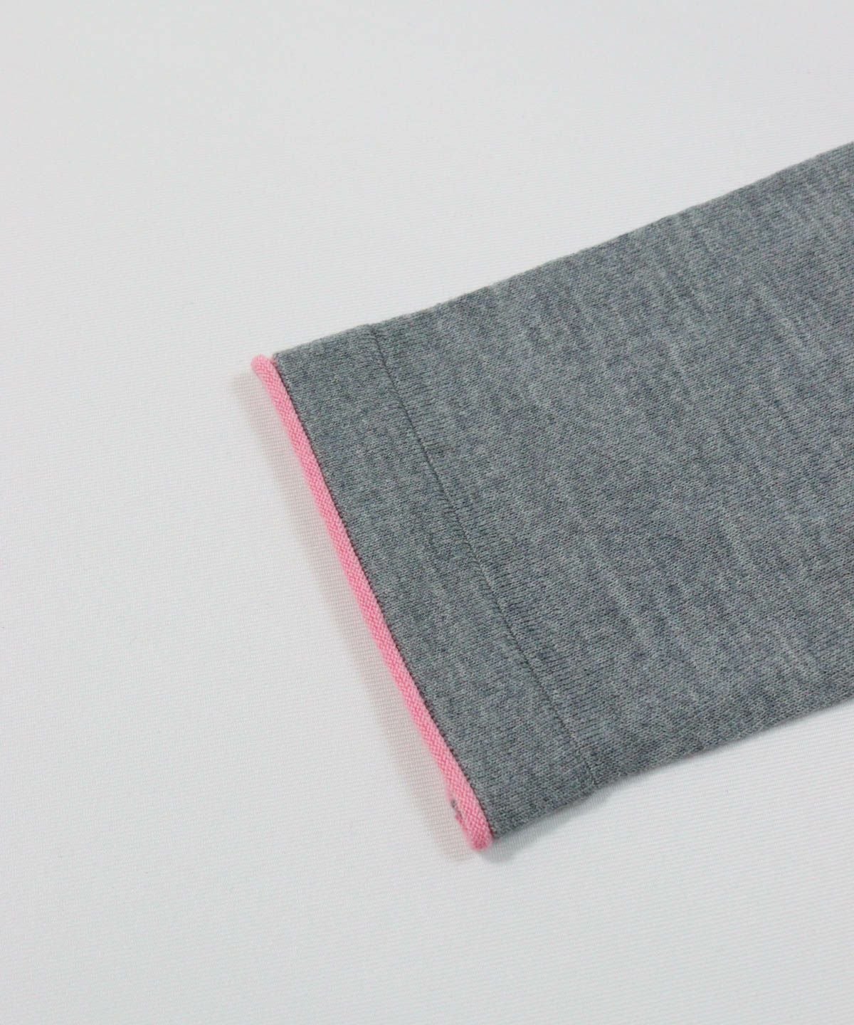 袖口部分（ライトグレー）