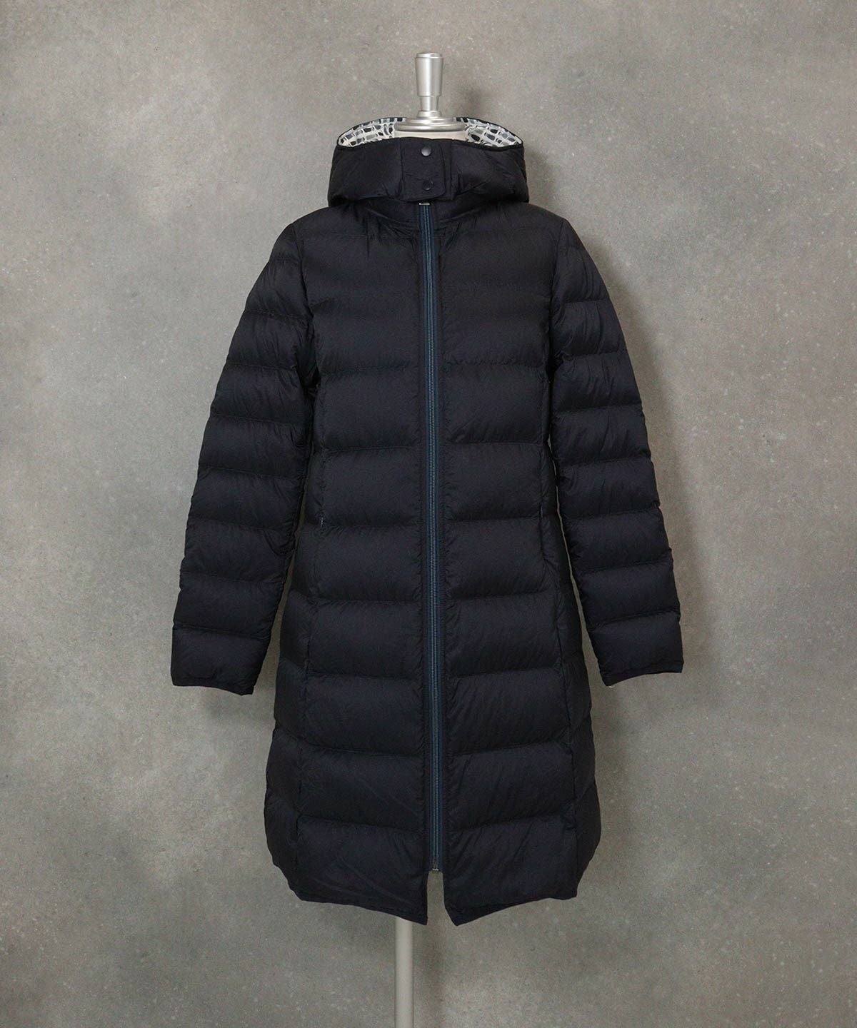 【オンラインストア・店舗限定商品】フード付撥水ダウンコート(ネイビー)前