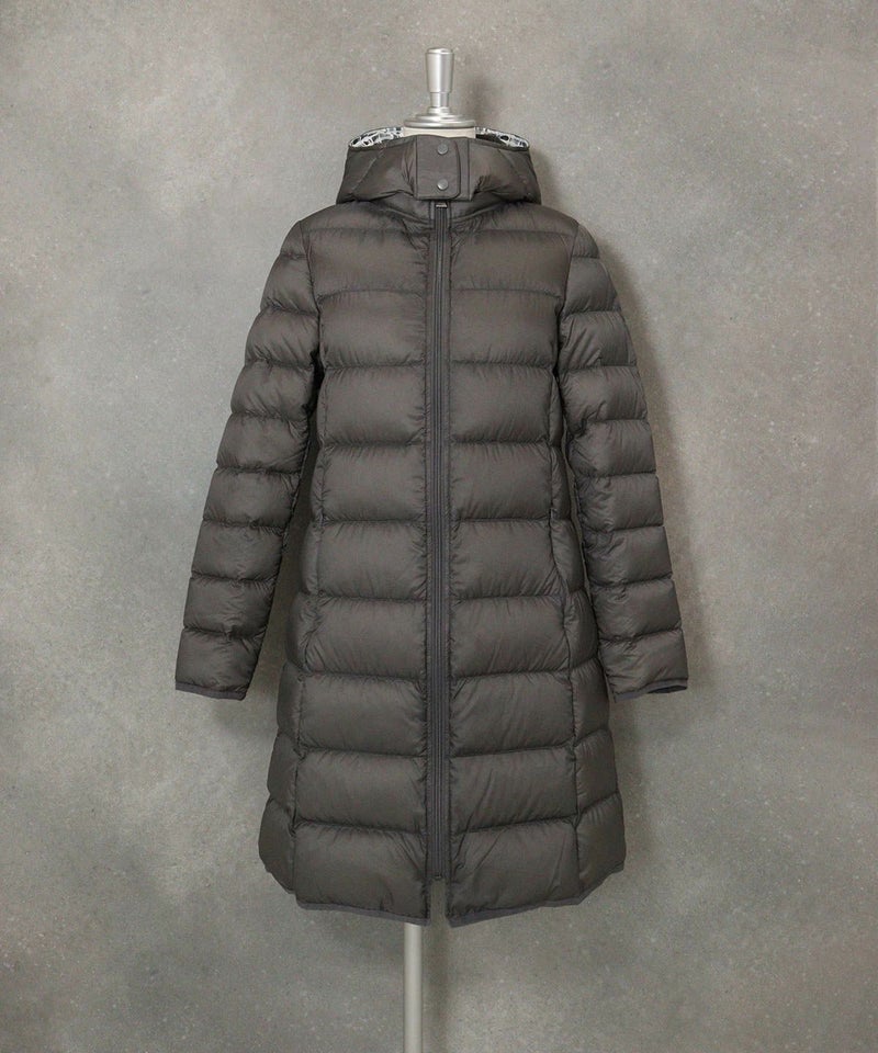 【オンラインストア・店舗限定商品】フード付撥水ダウンコート(グレー)前