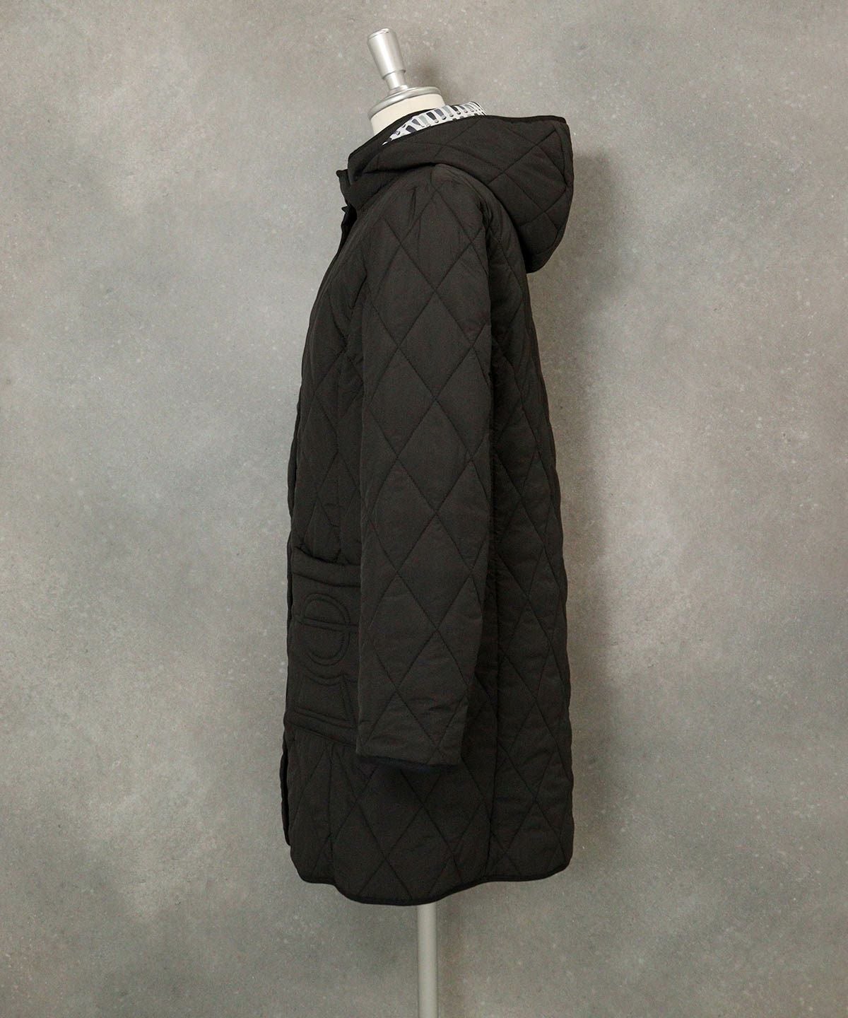 【オンラインストア・店舗限定商品】ダイヤキルト中綿コート(ブラック)横