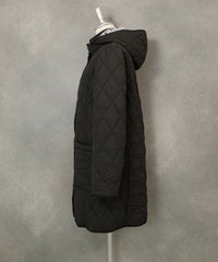 【オンラインストア・店舗限定商品】ダイヤキルト中綿コート(ブラック)横