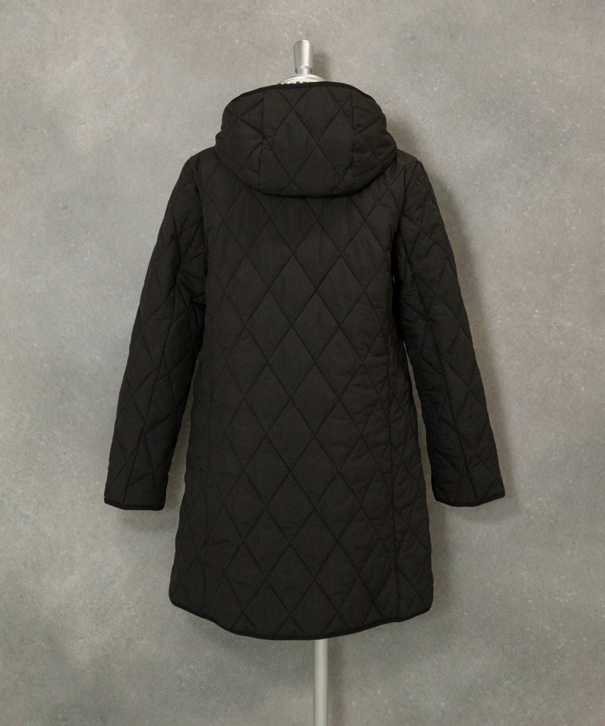 【オンラインストア・店舗限定商品】ダイヤキルト中綿コート(ブラック)後ろ