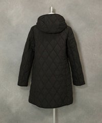【オンラインストア・店舗限定商品】ダイヤキルト中綿コート(ブラック)後ろ