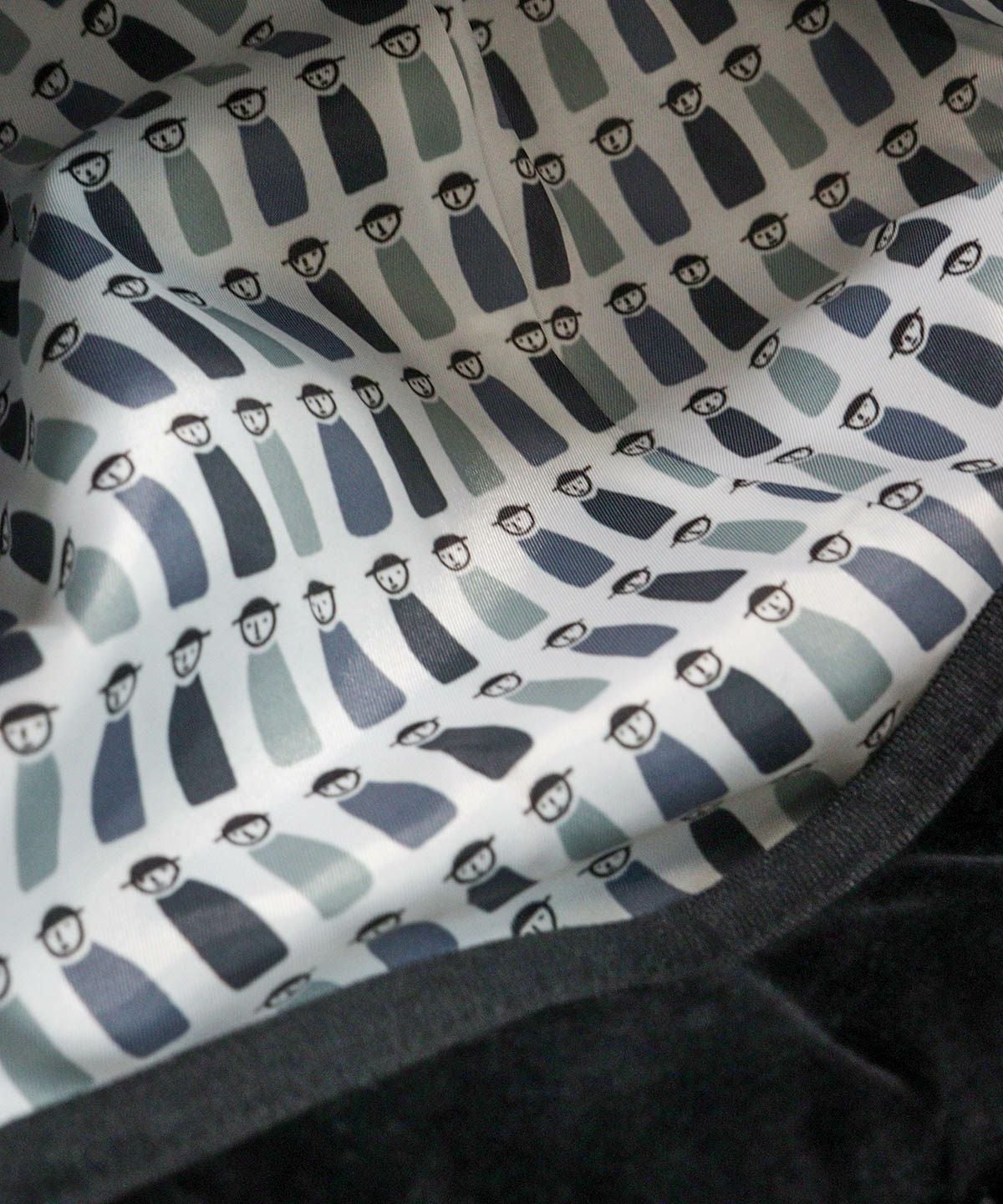 フード内側(ブラック)