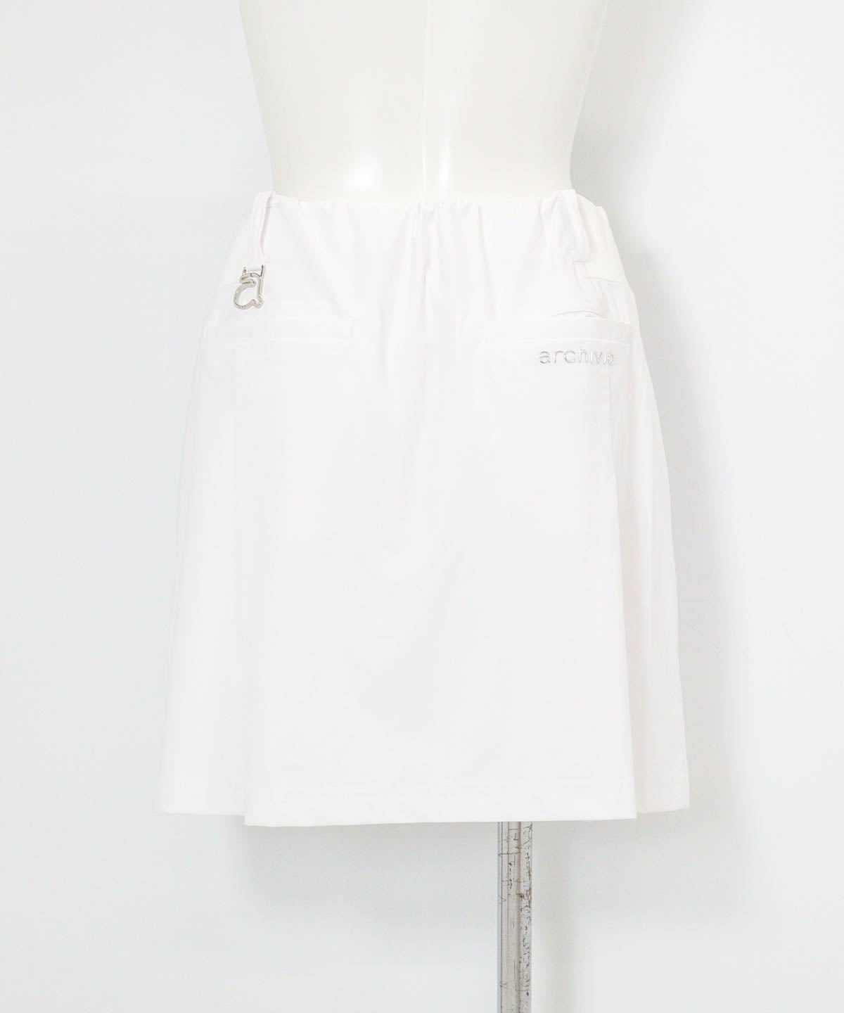 インナー付きUVタックスカート(ホワイト)後ろ