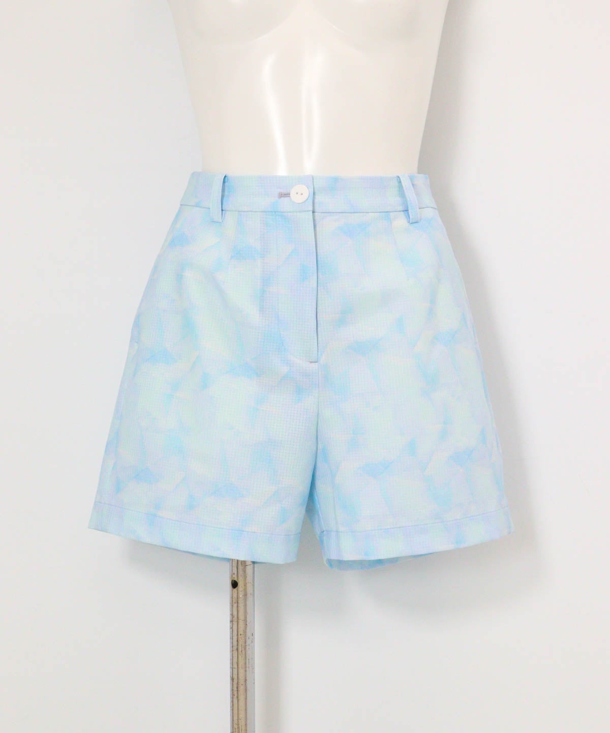 プリズム柄撥水ショートパンツ(ライトブルー)前