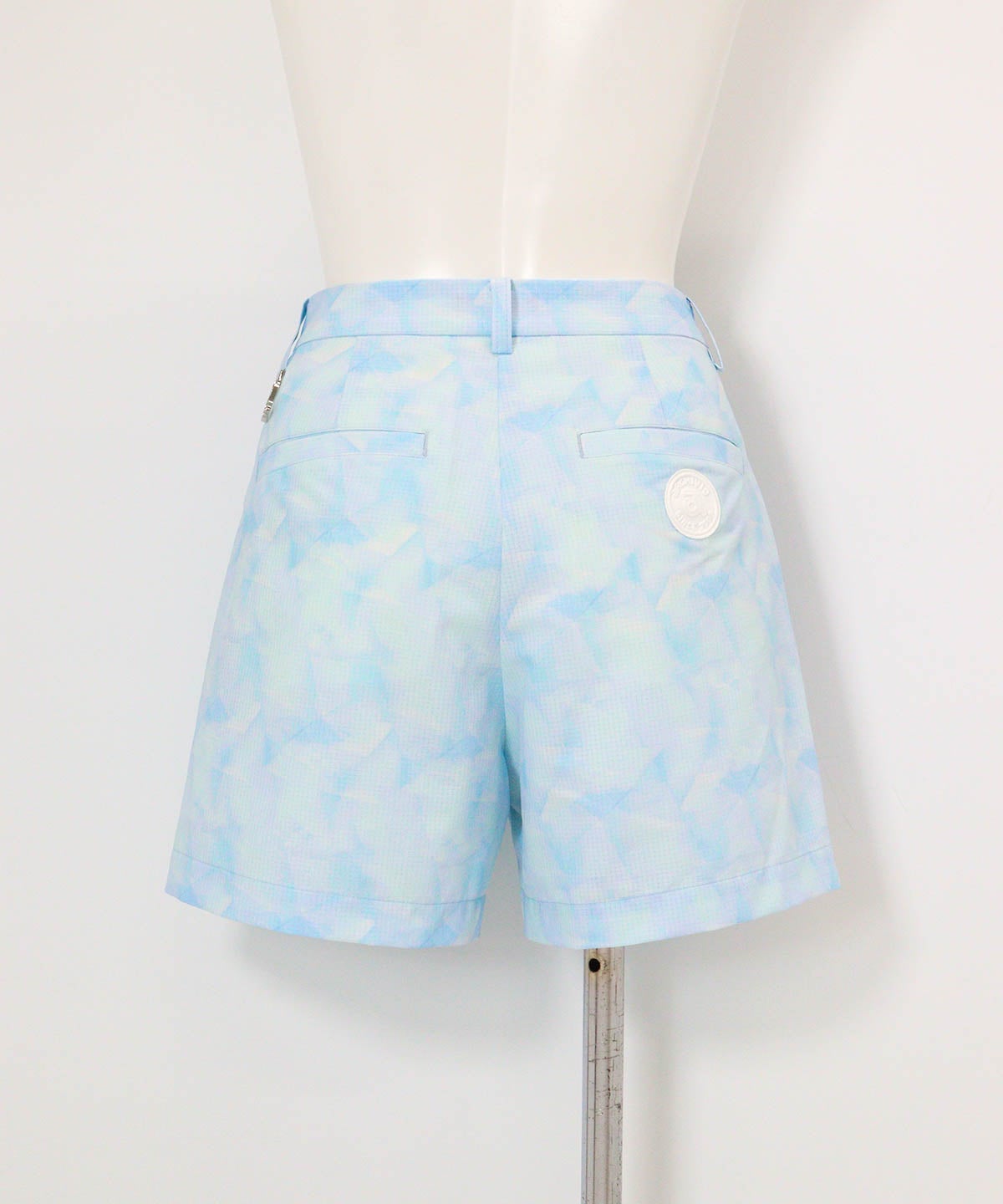 プリズム柄撥水ショートパンツ(ライトブルー)後ろ