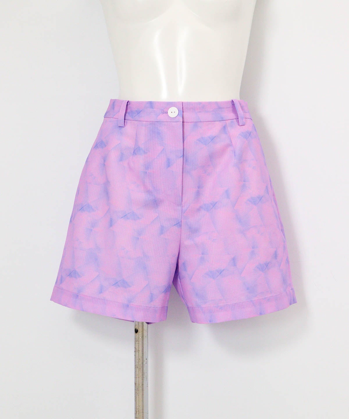 プリズム柄撥水ショートパンツ(ライトパープル)前