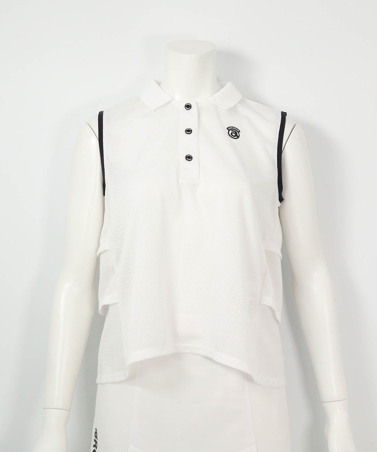 通気撥水バックティアードプルオーバー（ホワイト）前