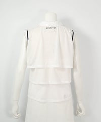 通気撥水バックティアードプルオーバー（ホワイト）後ろ
