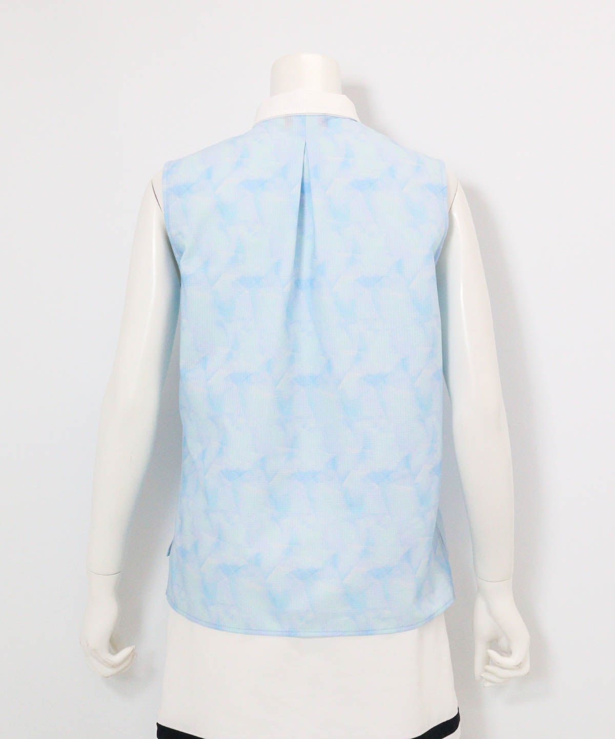 プリズム柄撥水ノースリプルオーバー(ライトブルー)後ろ