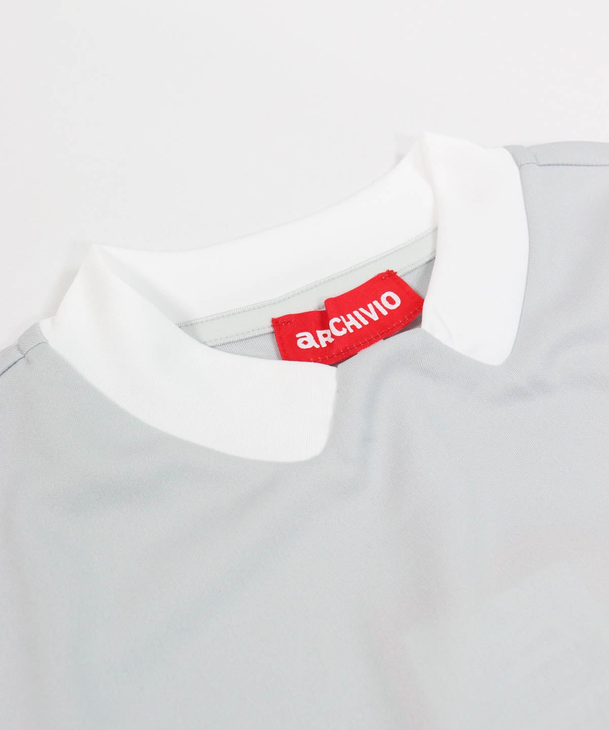 首元（ライトグレー）