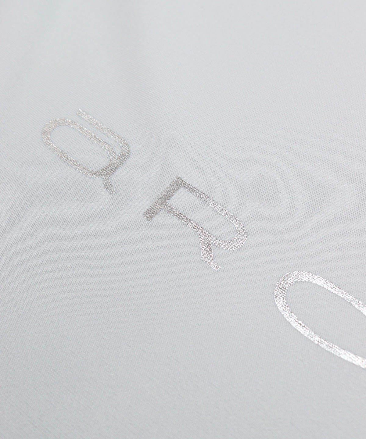 シルバーロゴ（ライトグレー）