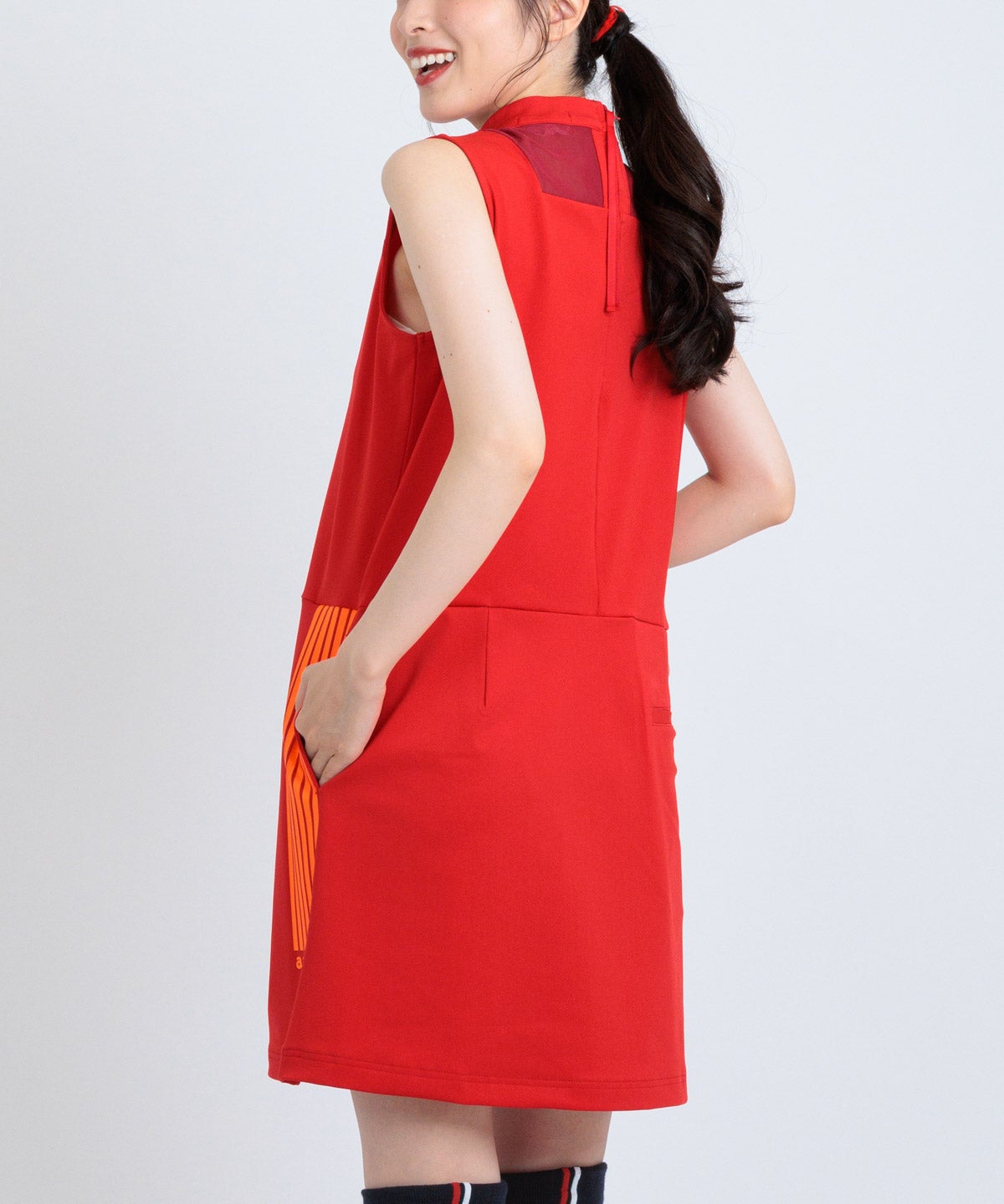 モデル着用画像(レッド)