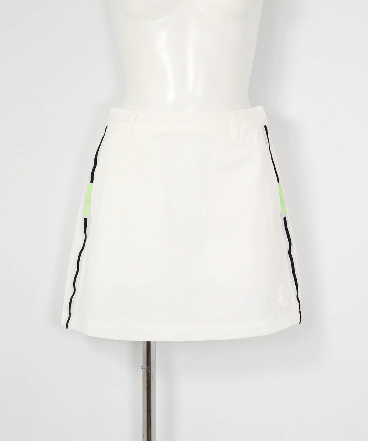 パックプリーツ通気速乾スカート(ホワイト)前