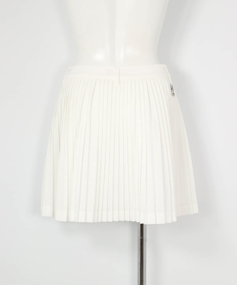 パックプリーツ通気速乾スカート(ホワイト)後ろ