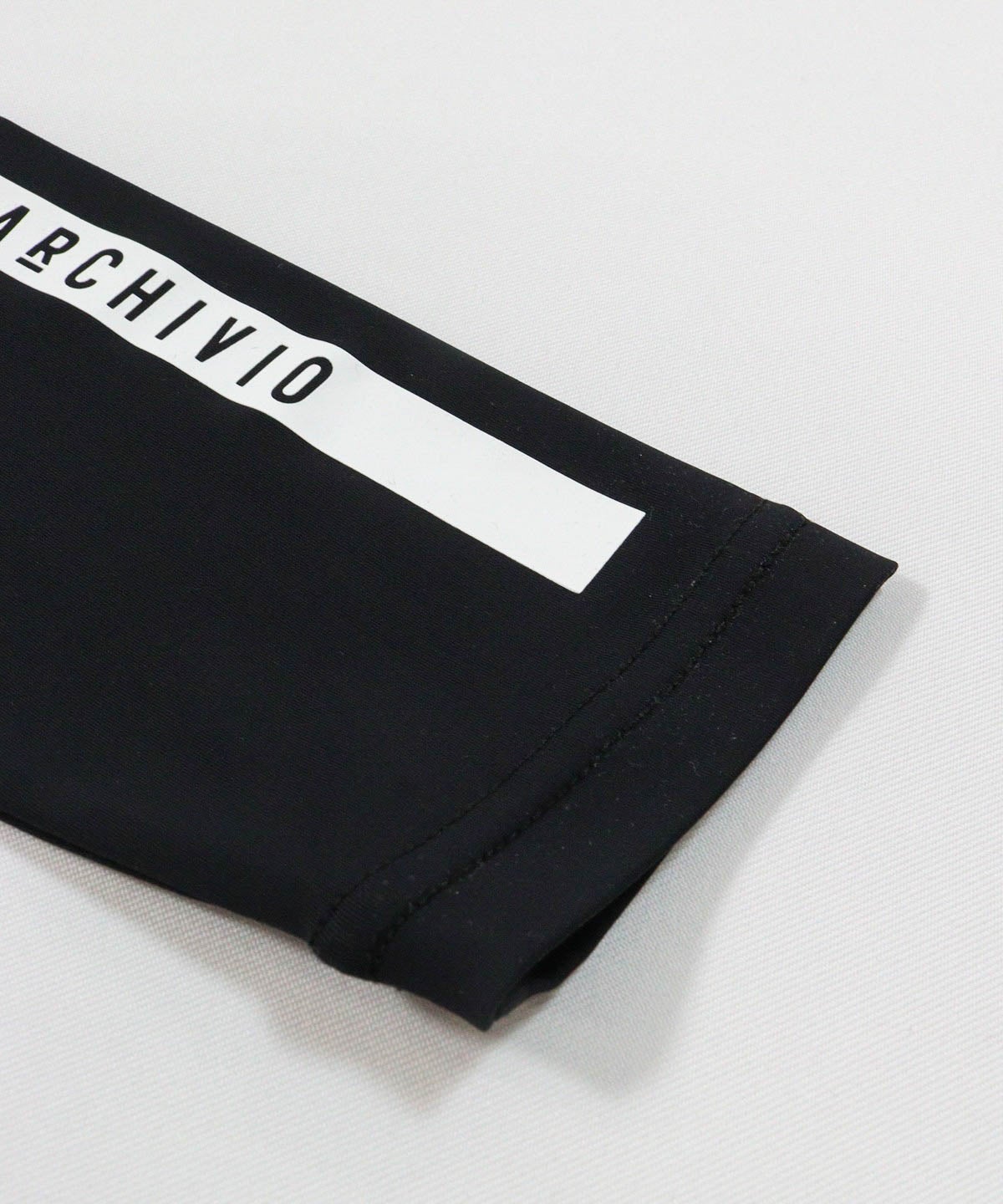 アップ(ブラック)