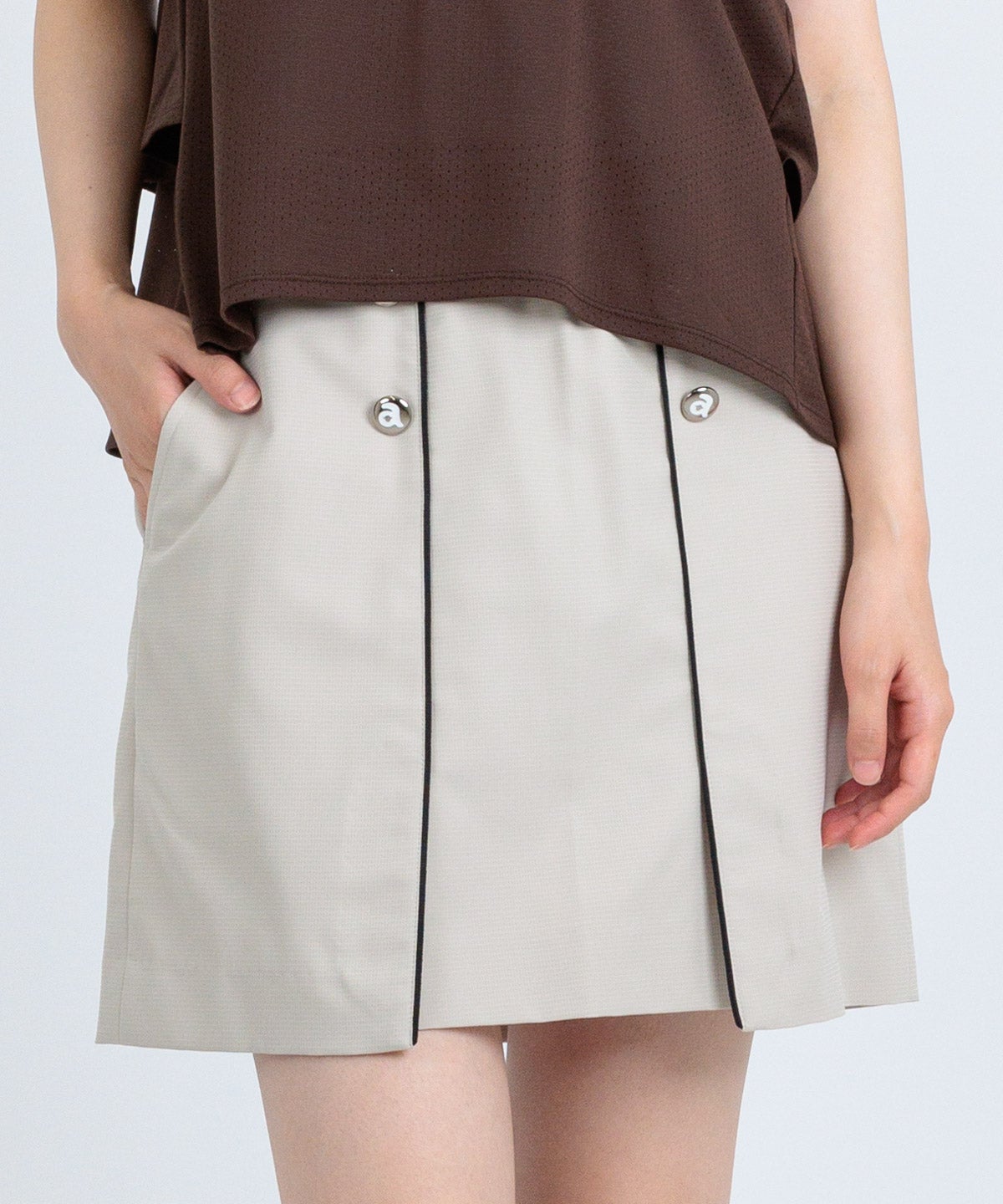 モデル着用画像(ベージュ)