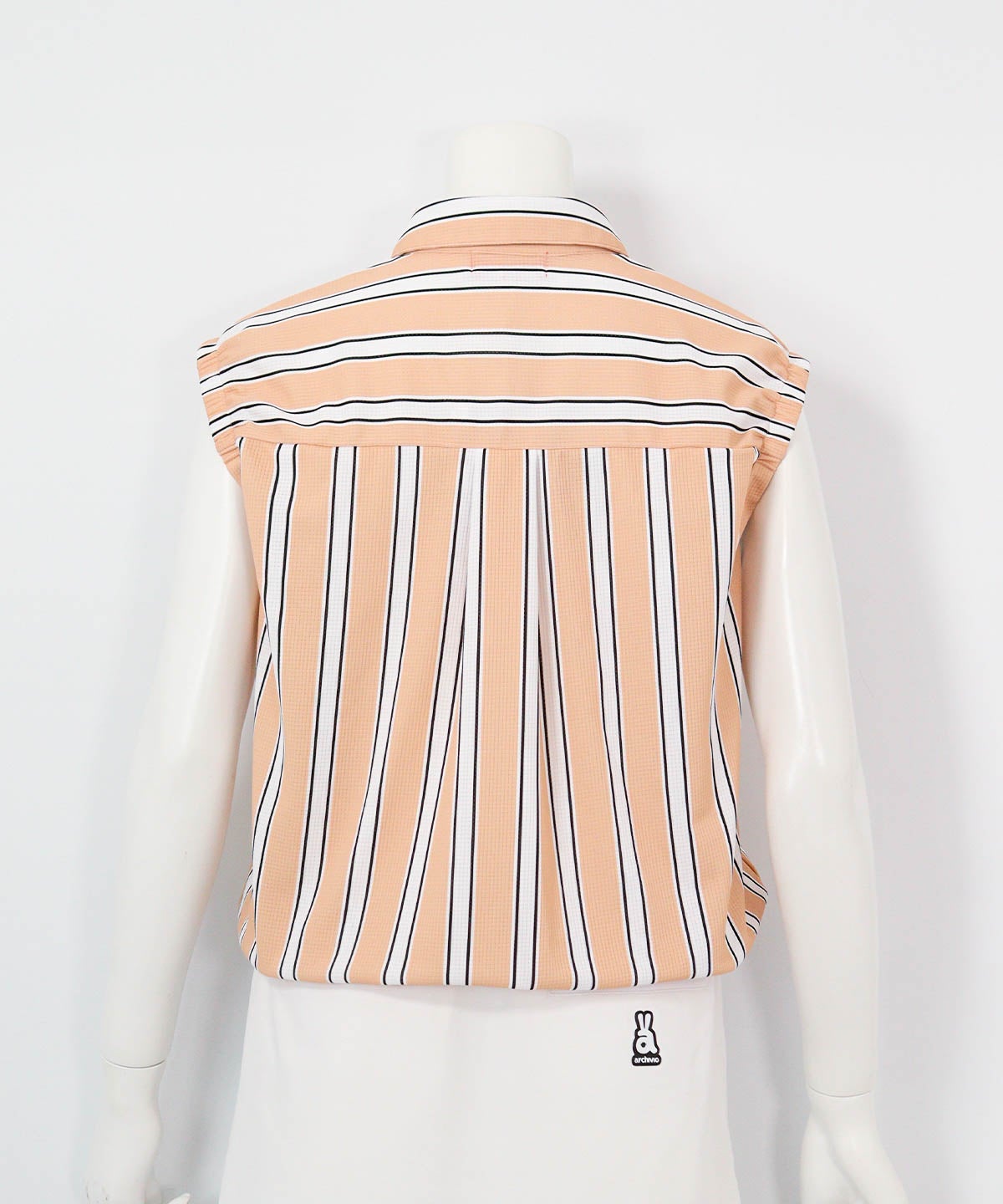 ストライプ柄ノースリ速乾プルオーバー(ベージュ)後ろ