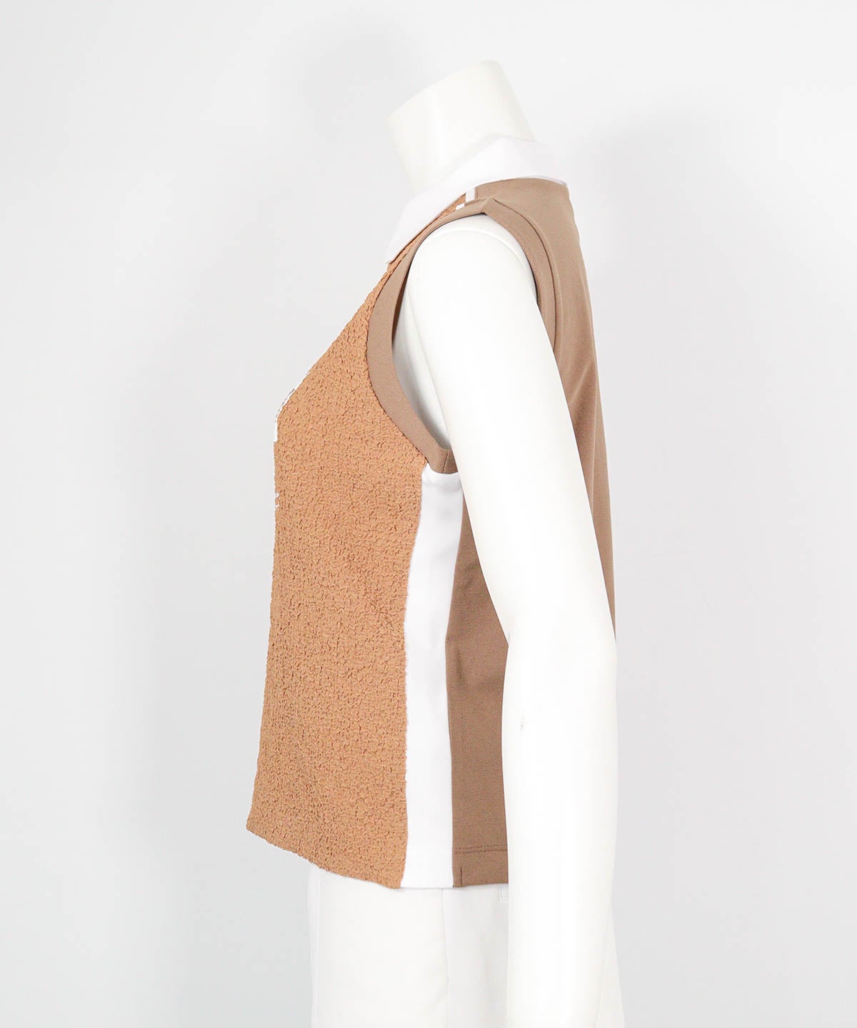 前後異素材ノースリロゴプルオーバー(ブラウン)横